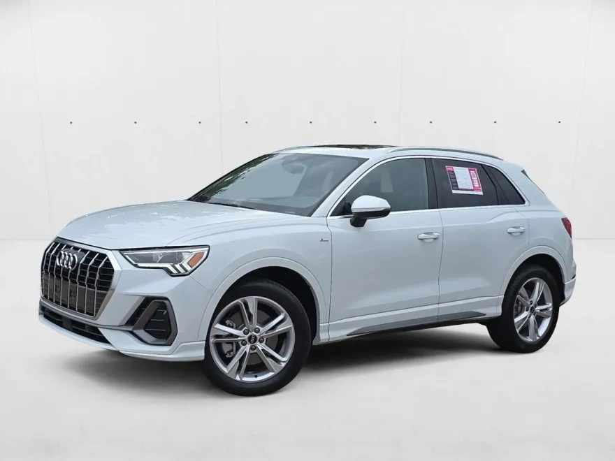2024 Audi Q3 S line Premium Plus photo 1
