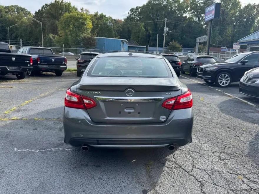 2016 Nissan Altima 2.5 SV photo 1