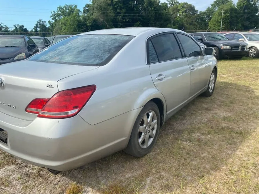 2006 Toyota Avalon XL photo 1