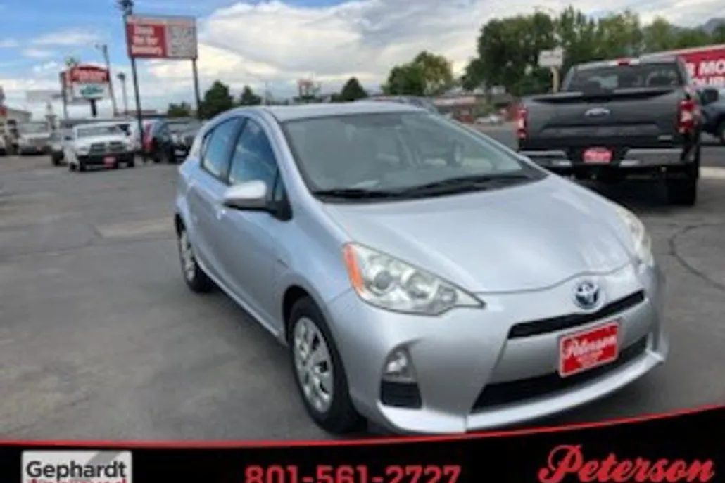 2012 Toyota Prius C One photo 1