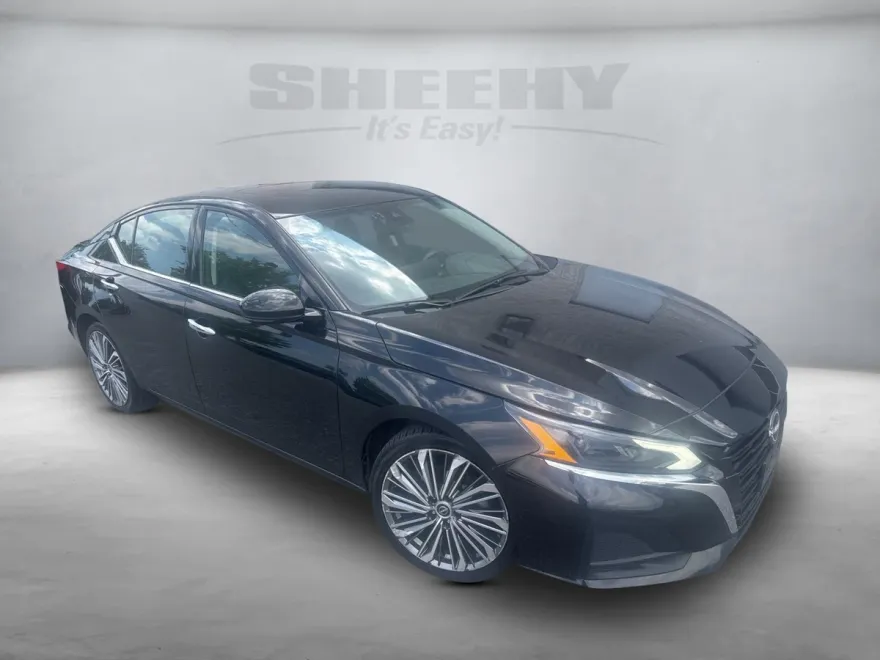 2023 Nissan Altima 2.5 SL photo 1