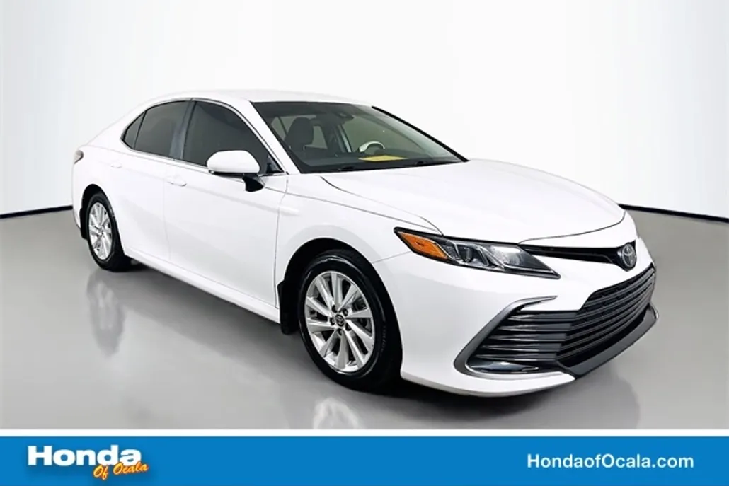 2024 Toyota Camry LE photo 1