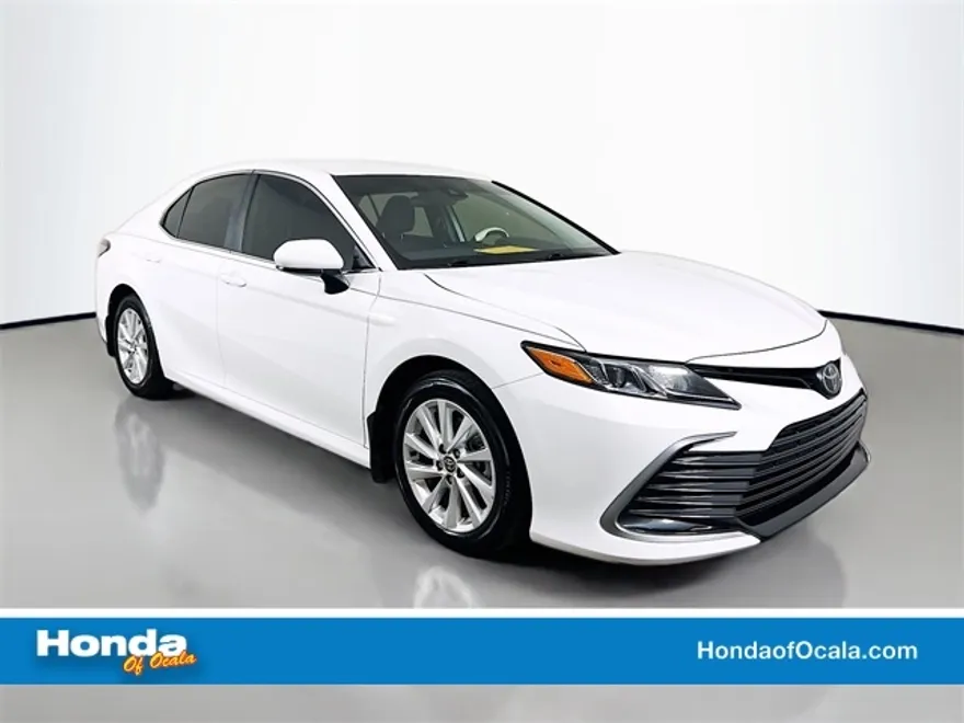 2024 Toyota Camry LE photo 1