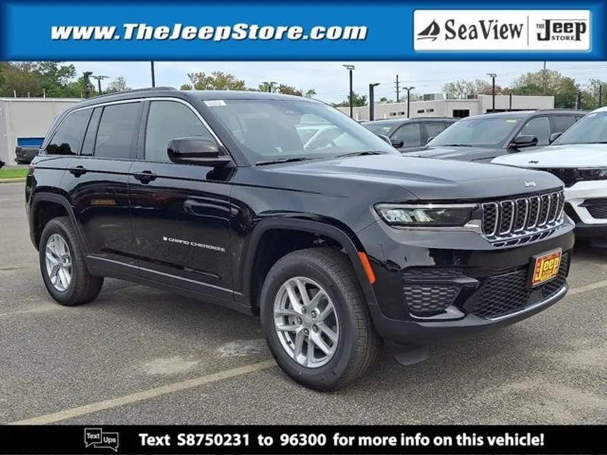 2025 Jeep Grand Cherokee Laredo photo 1