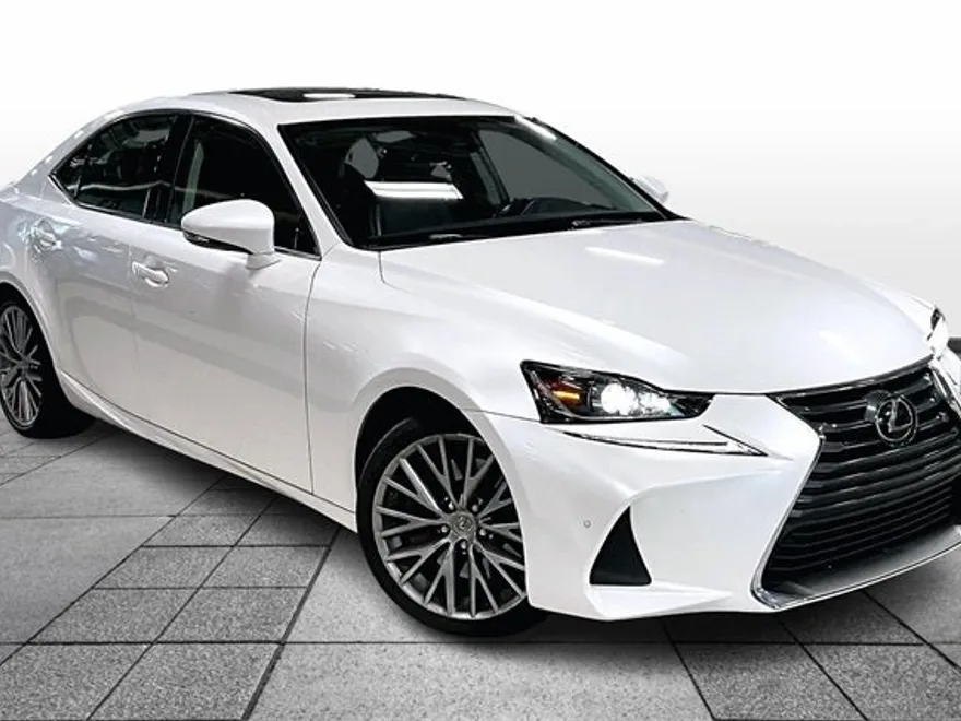 2017 Lexus IS 300 photo 1