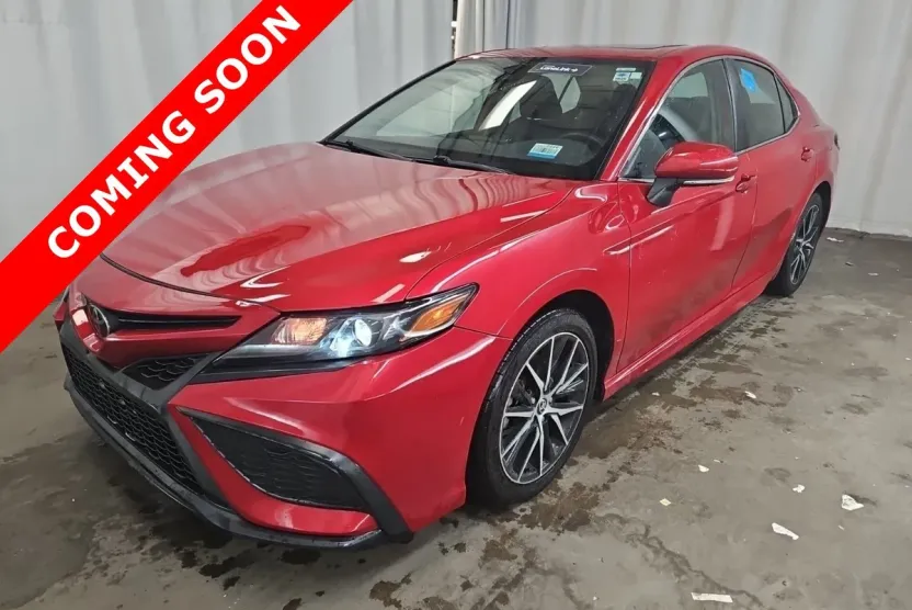 2021 Toyota Camry SE photo 1