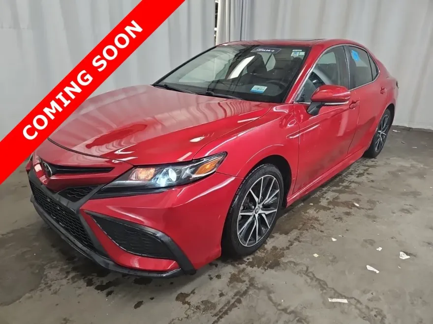 2021 Toyota Camry SE photo 1