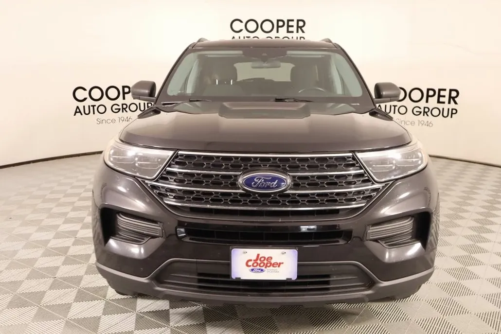 2022 Ford Explorer XLT photo 1