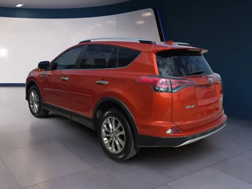 2016 Toyota RAV4 Limited photo 1