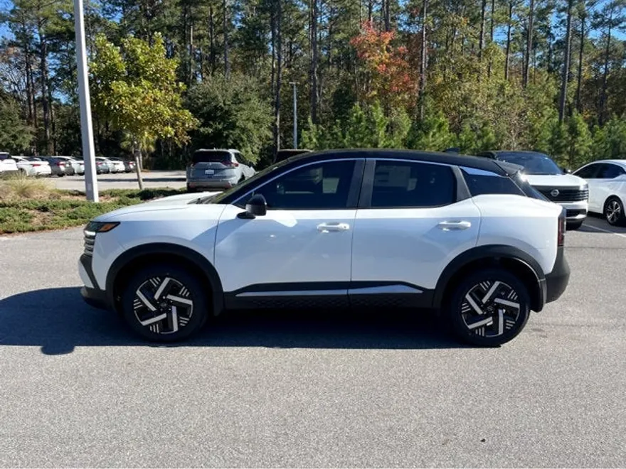 2025 Nissan Kicks SV photo 1