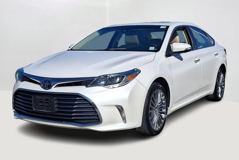 2018 Toyota Avalon Limited photo 1