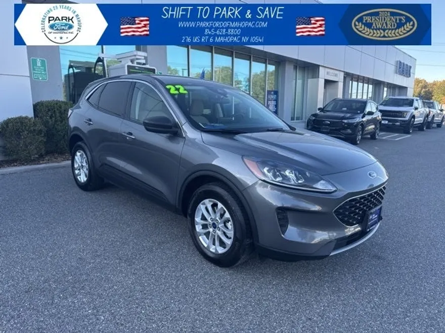 2022 Ford Escape SE photo 1