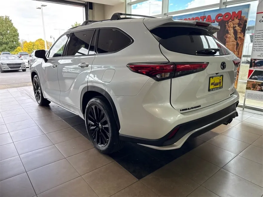 2023 Toyota Highlander XSE photo 1