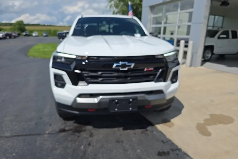 2026 Chevrolet Colorado Z71 photo 1
