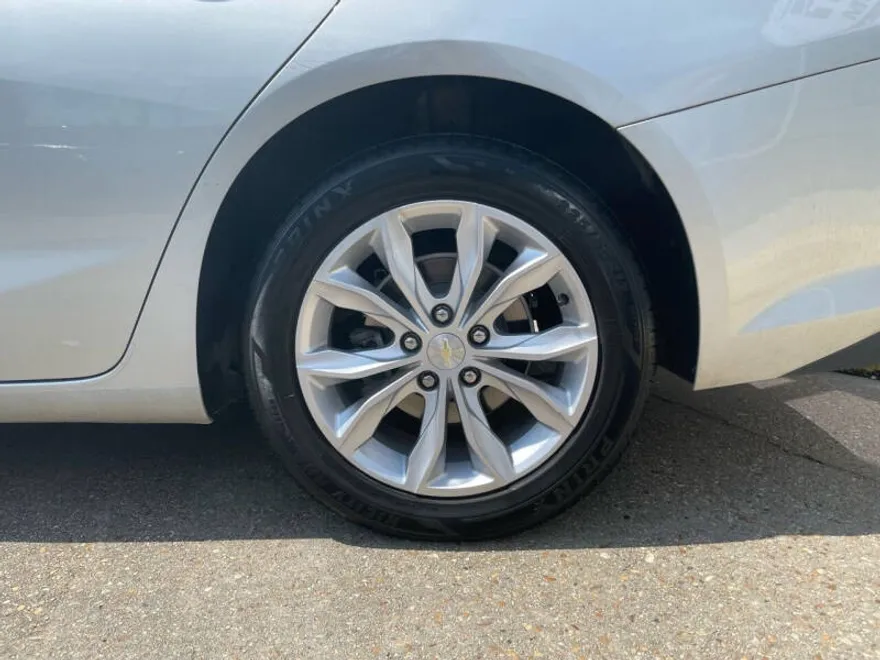 2020 Chevrolet Malibu photo 1