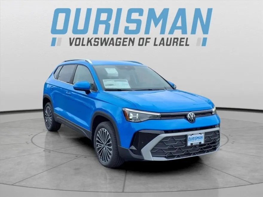 2025 Volkswagen Taos SE photo 1