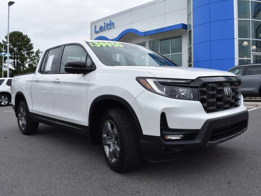 2025 Honda Ridgeline TrailSport photo 1