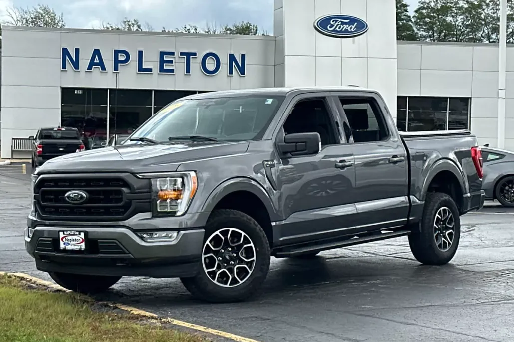 2023 Ford F-150 XLT photo 1