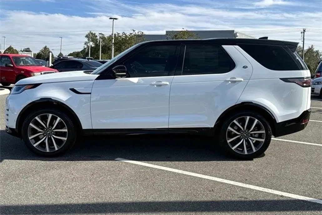 2025 Land Rover Discovery SE photo 1