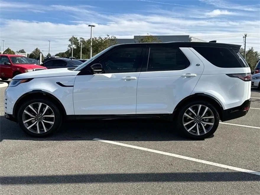 2025 Land Rover Discovery SE photo 1