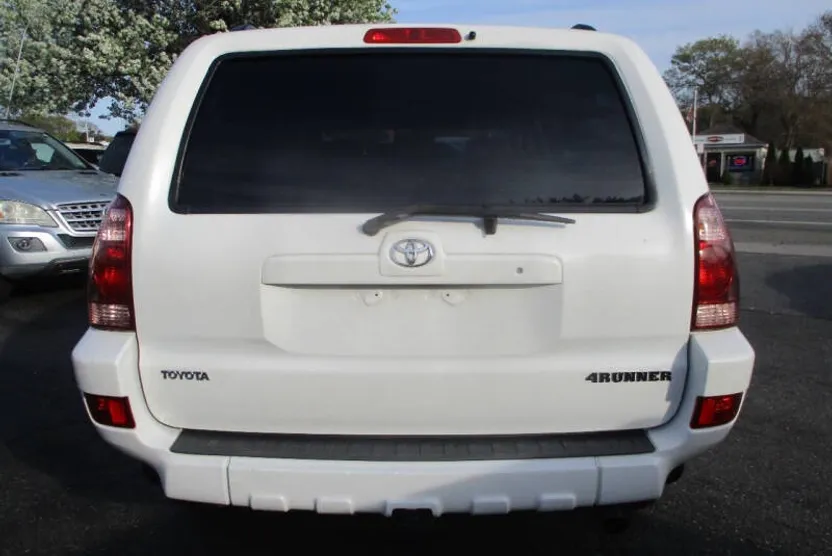 2005 Toyota 4Runner SR5 photo 1