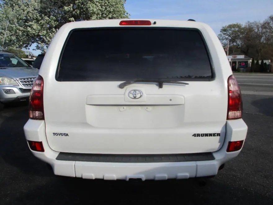 2005 Toyota 4Runner SR5 photo 1