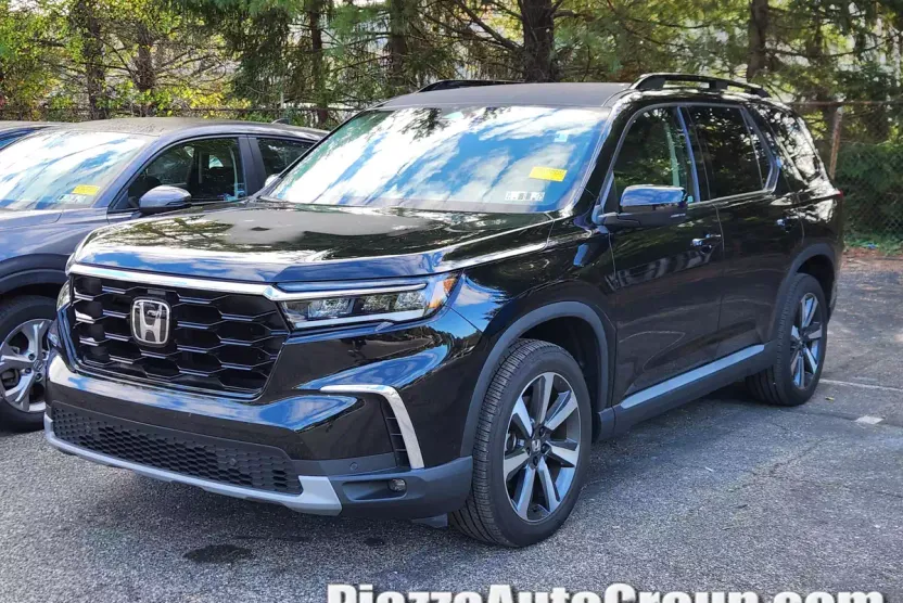 2024 Honda Pilot Touring photo 1