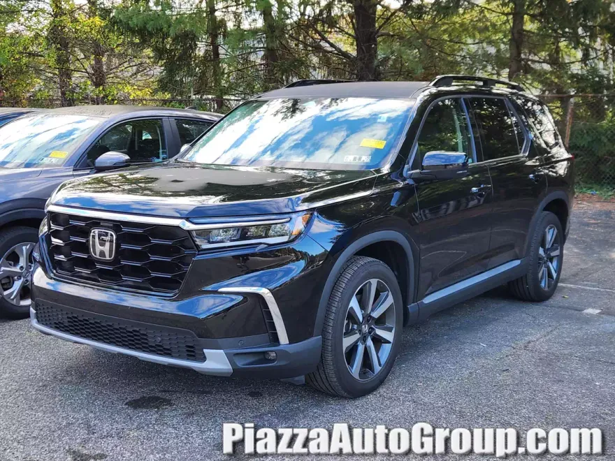 2024 Honda Pilot Touring photo 1