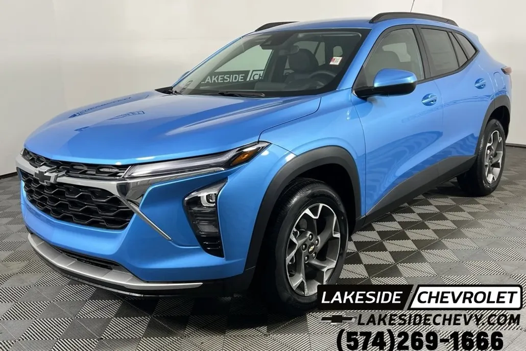 2025 Chevrolet Trax LT photo 1
