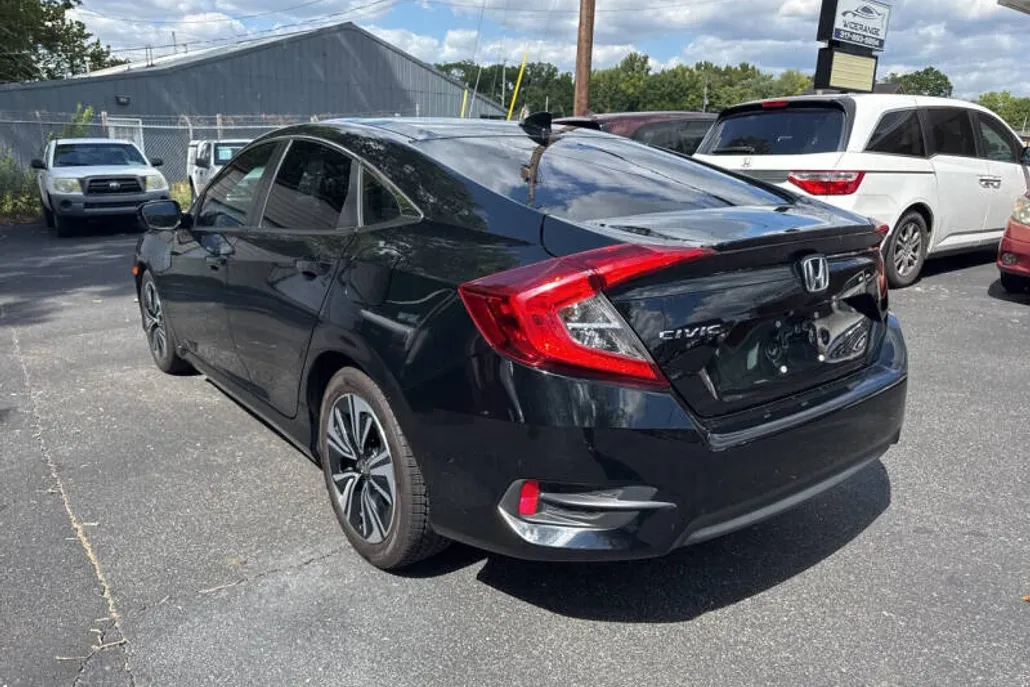 2017 Honda Civic EX-T photo 1