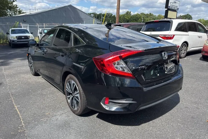 2017 Honda Civic EX-T photo 1