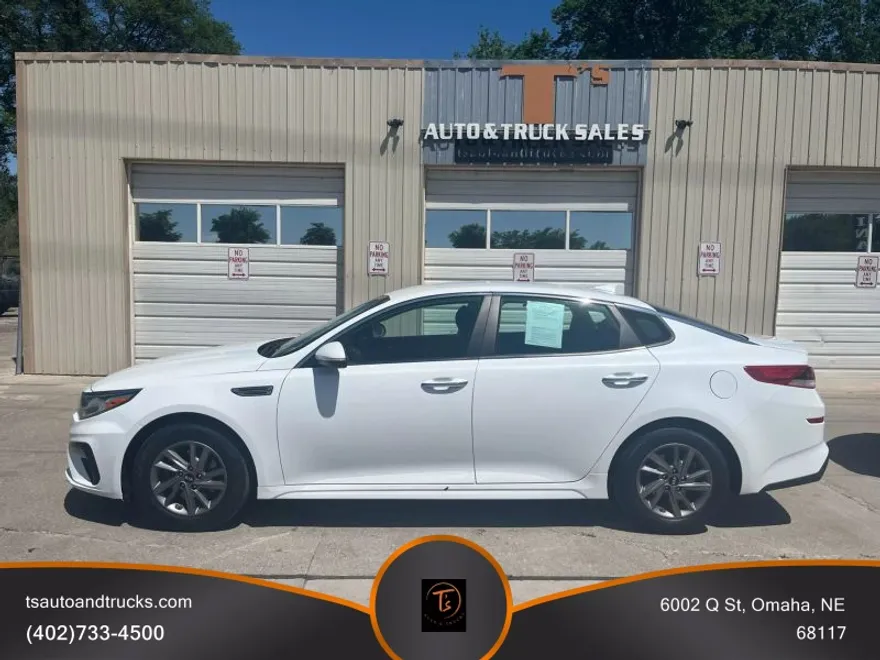 2020 Kia Optima LX photo 1