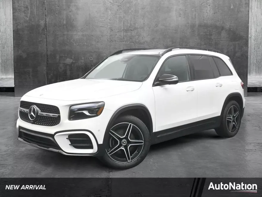 2025 Mercedes Benz GLB 250 4MATIC photo 1