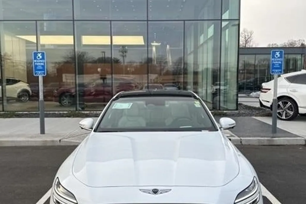 2025 Genesis G70 3.3T Sport Prestige photo 1