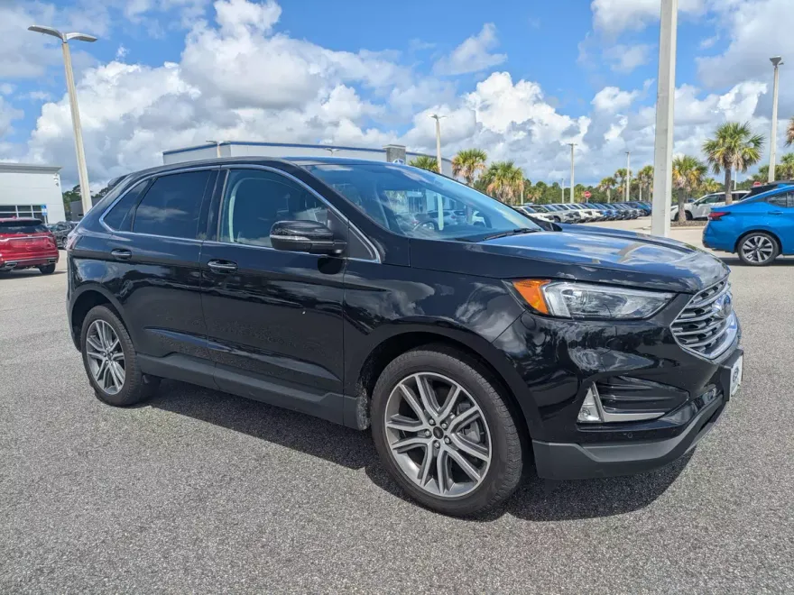 2024 Ford Edge Titanium photo 1