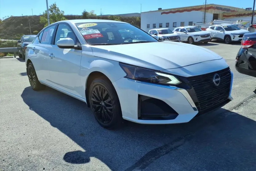 2025 Nissan Altima 2.5 SV photo 1