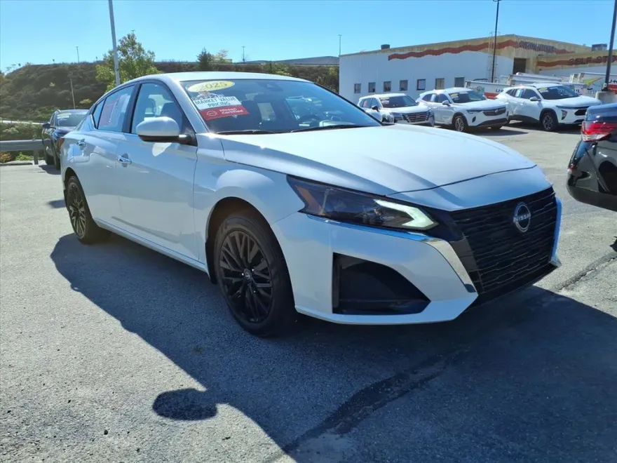 2025 Nissan Altima 2.5 SV photo 1