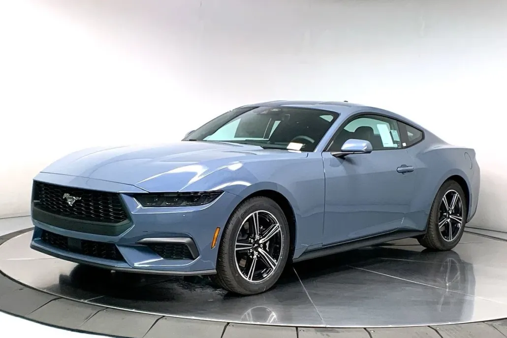 2025 Ford Mustang EcoBoost photo 1