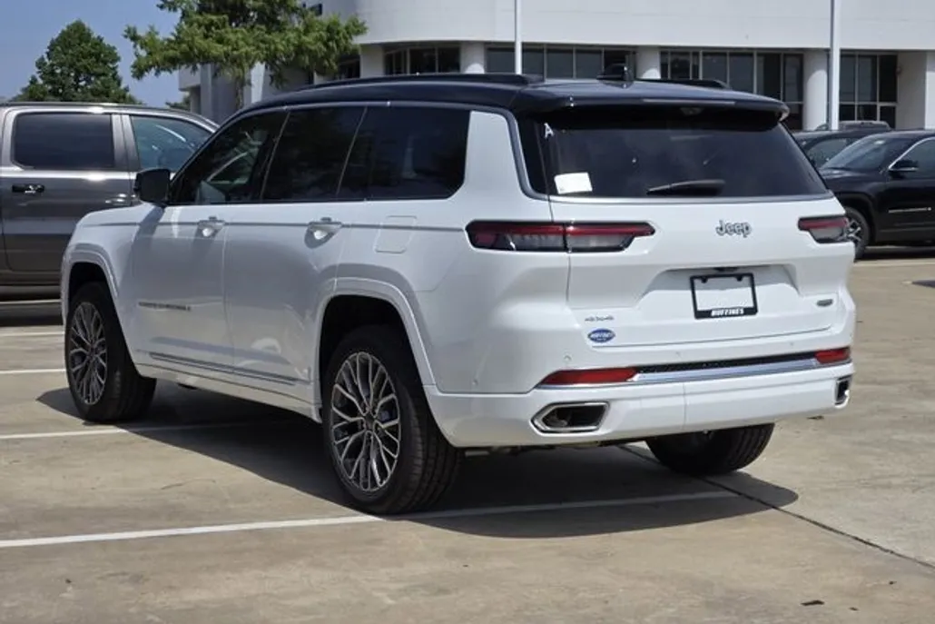 2025 Jeep Grand Cherokee L Summit Reserve photo 1