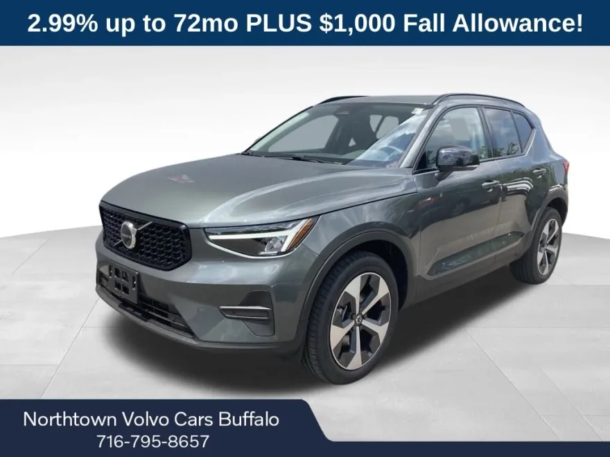 2026 Volvo XC40 Core photo 1