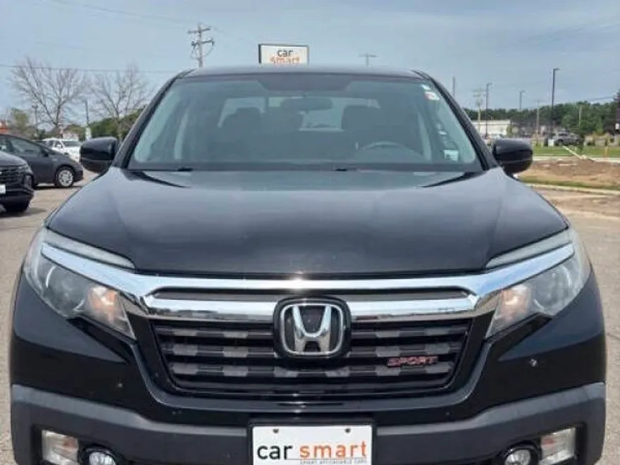 2019 Honda Ridgeline Sport photo 1