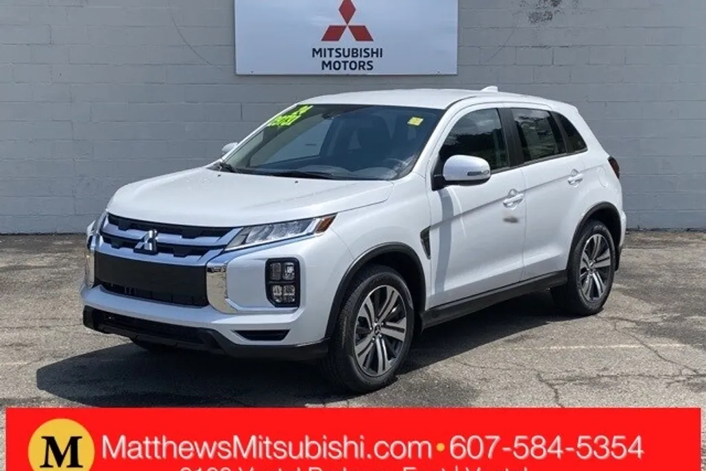 2024 Mitsubishi Outlander Sport SE photo 1