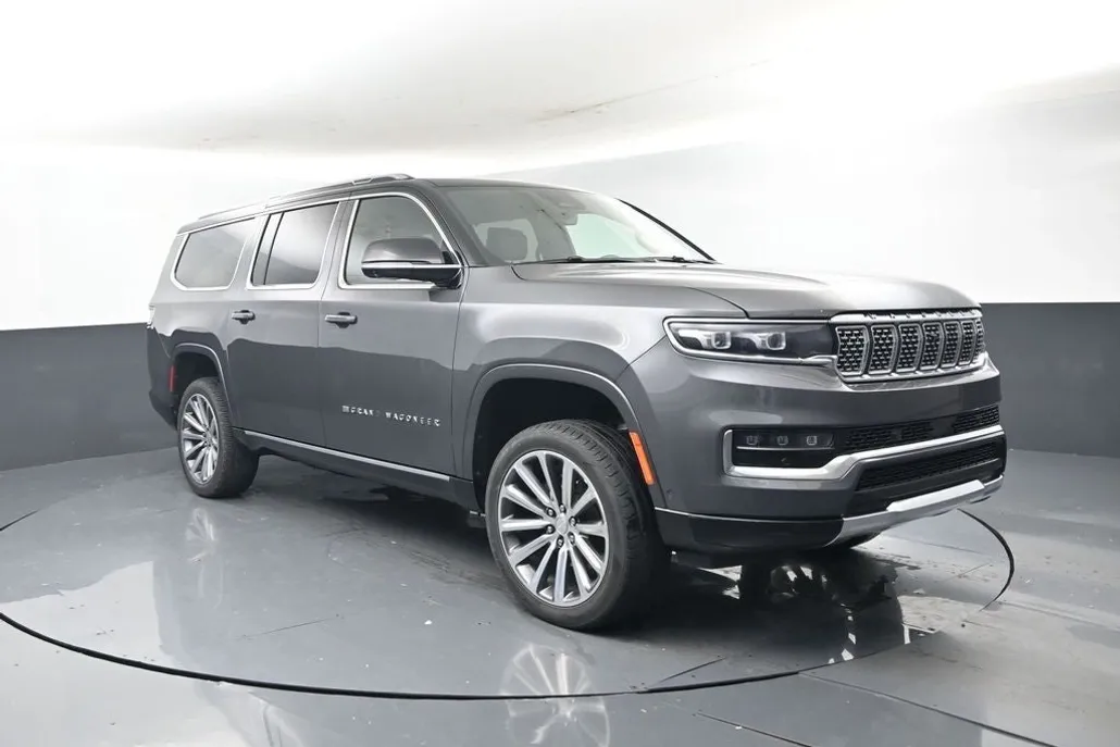 2023 Jeep Grand Wagoneer L II photo 1