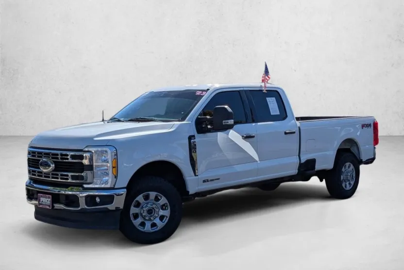 2023 Ford F-350 XLT photo 1
