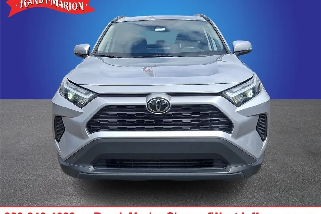 2024 Toyota RAV4 XLE photo 1