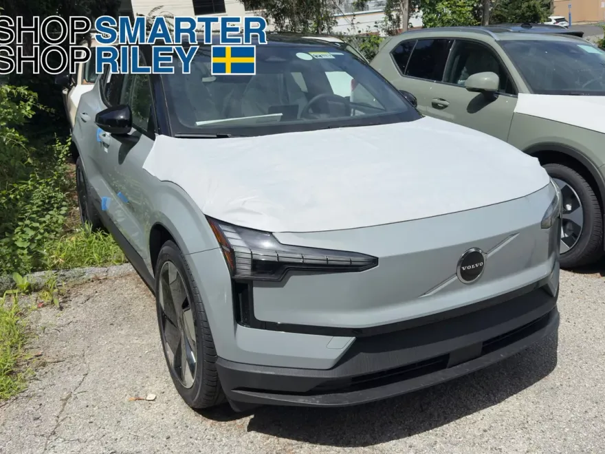 2025 Volvo EX30 Plus photo 1