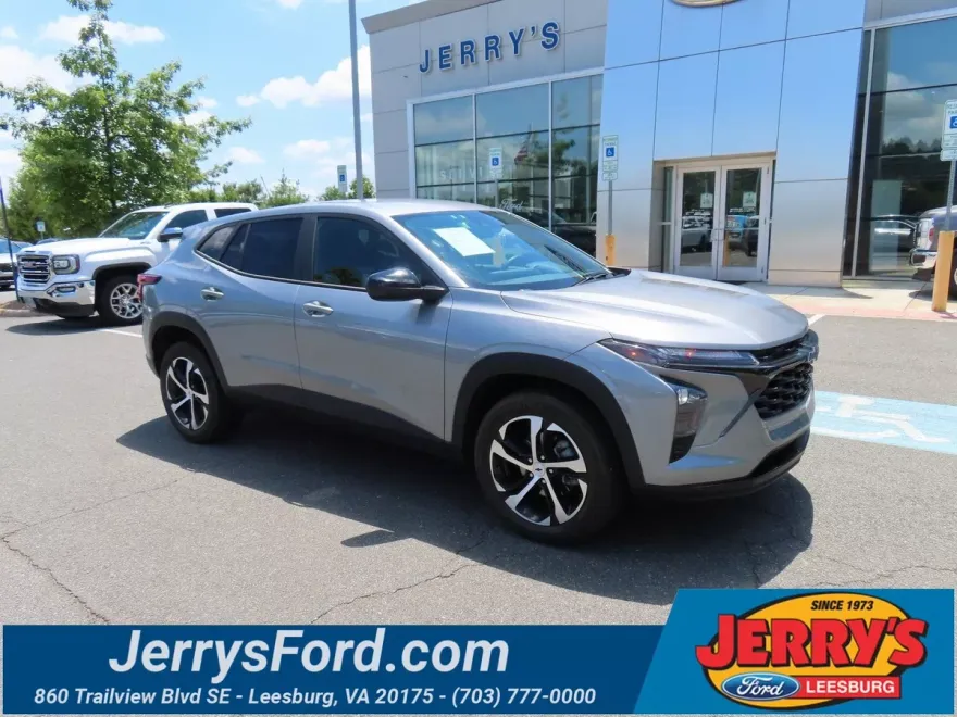2024 Chevrolet Trax photo 1