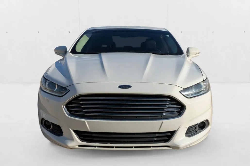 2015 Ford Fusion SE photo 1