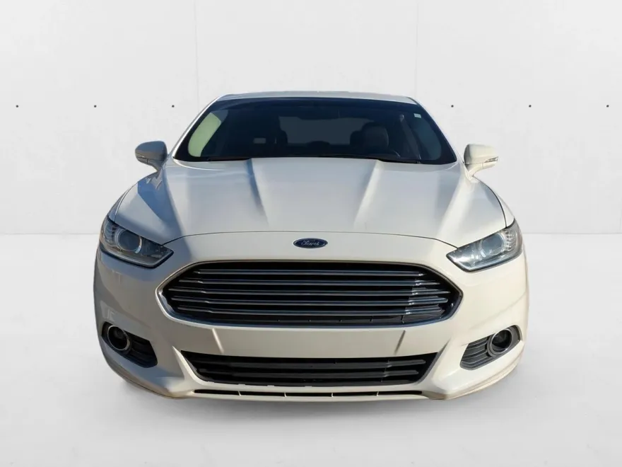 2015 Ford Fusion SE photo 1