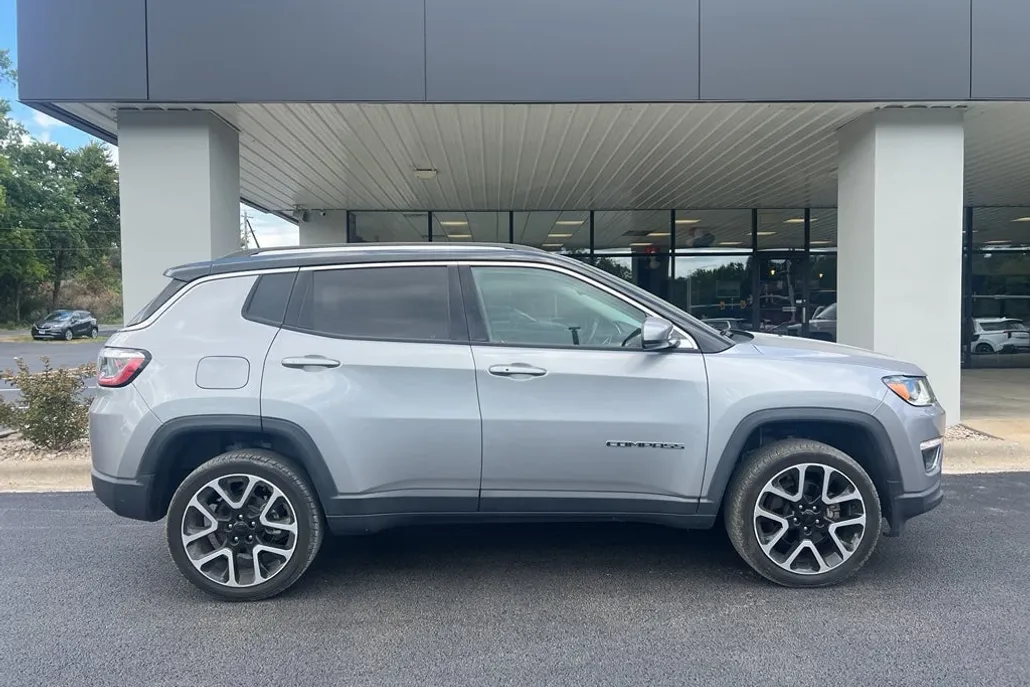 2018 Jeep Compass Limited photo 1